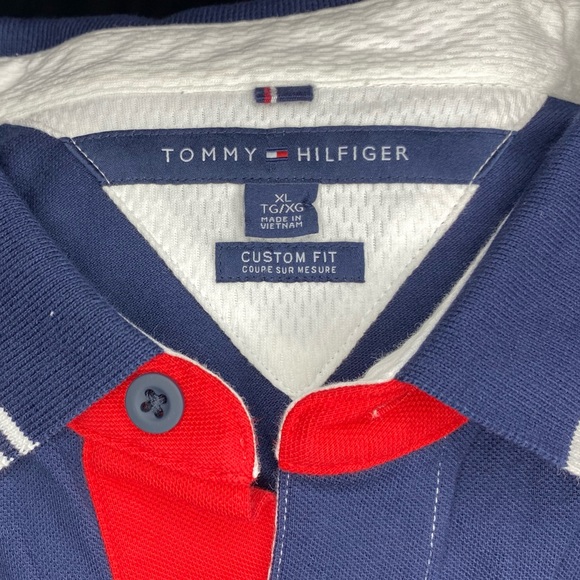 LIKE-NEW MENS TOMMY HILFIGER SHORT-SLEEVED SHIRT - Picture 2 of 2